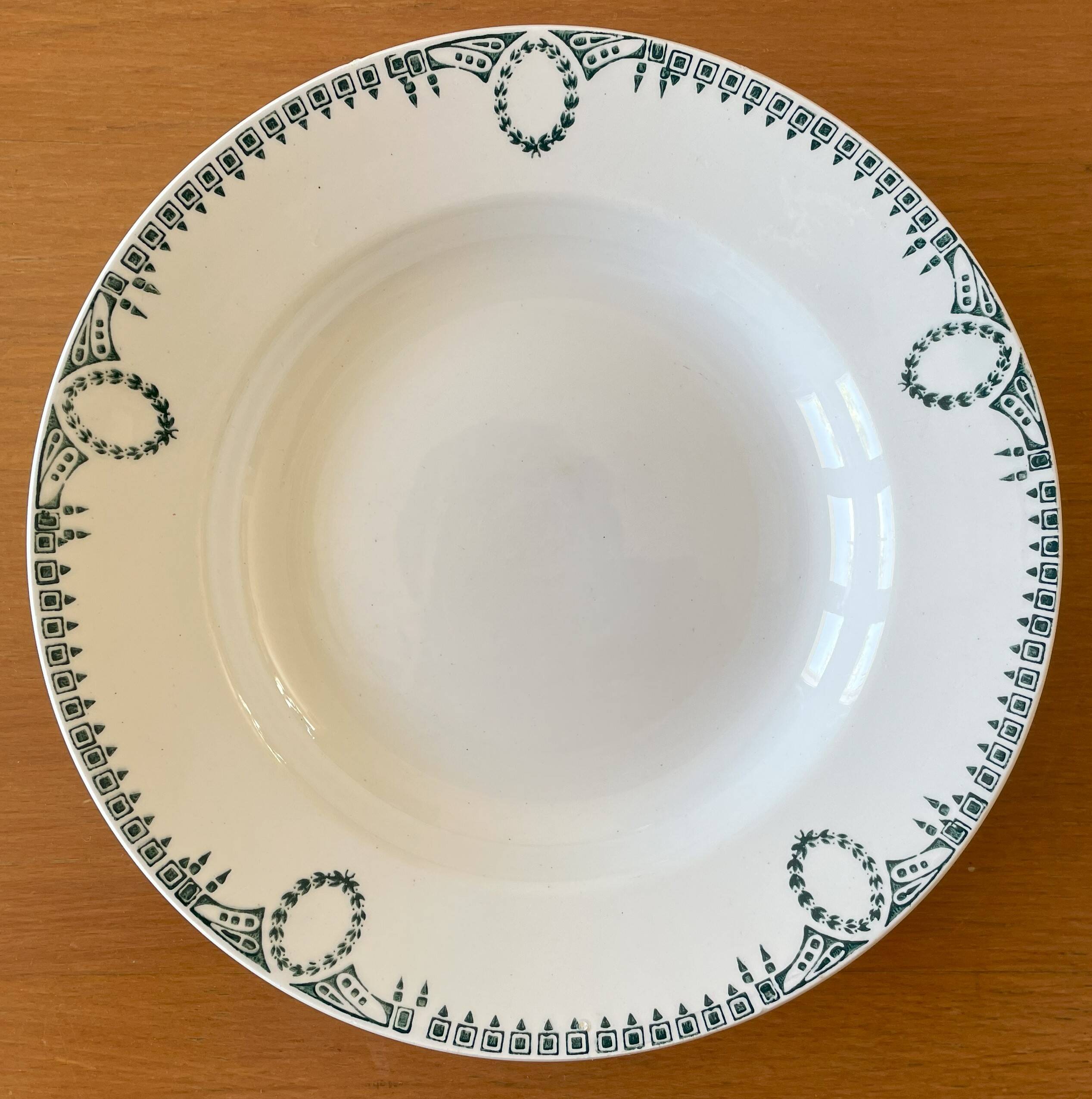 6 old hollow plates in Saint-Amand earthenware (North)