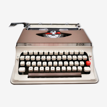Royal 203 Cappuccino Typewriter - New Ribbon Revised Cream