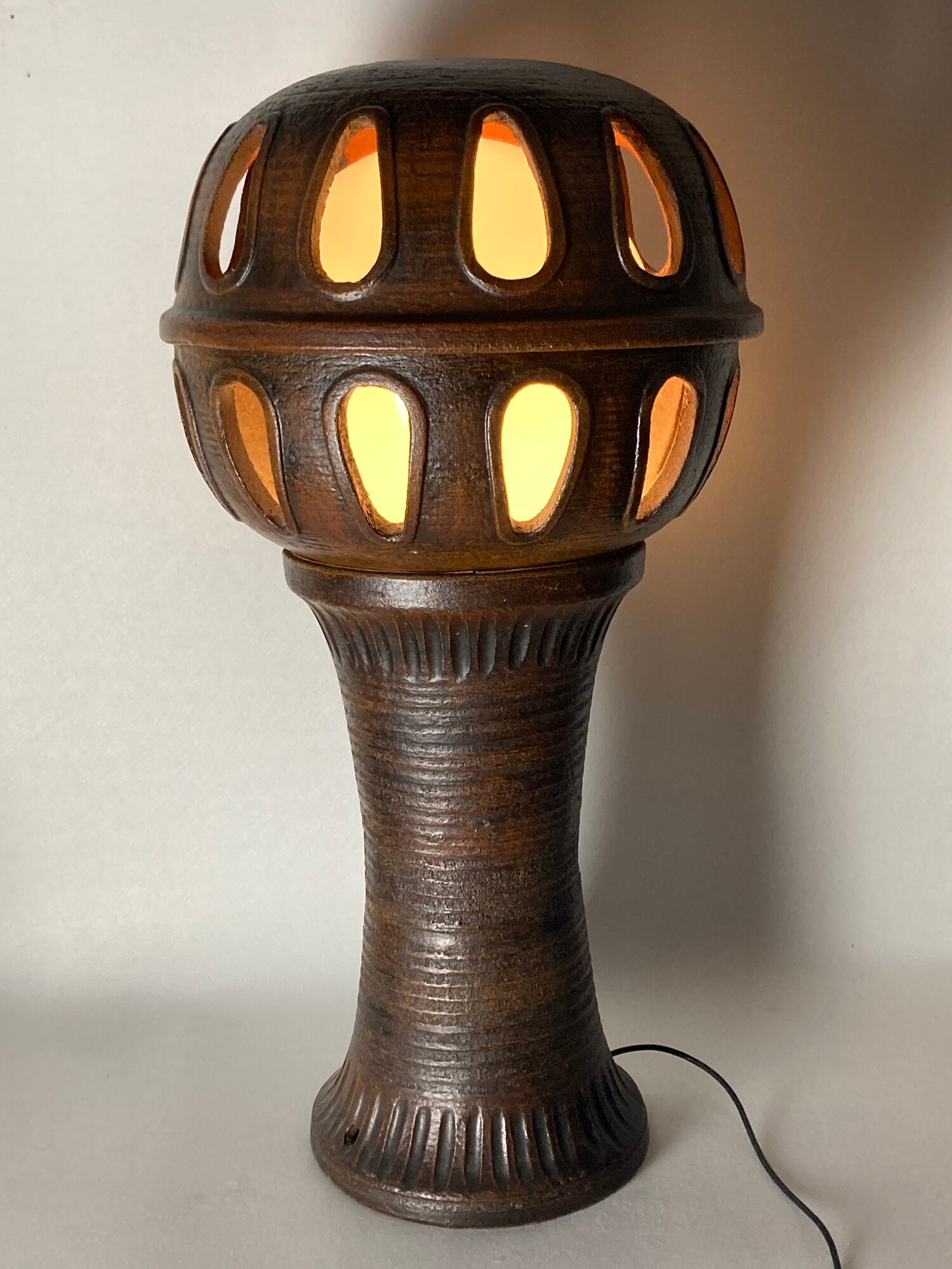 Lampadaire champignon brutaliste en céramique 100 cm, années 1960