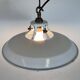 Lampe suspendue en émail blanc industriel, années 1960