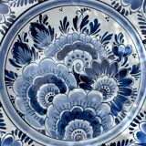 Delftware plate – Hand-painted floral decoration