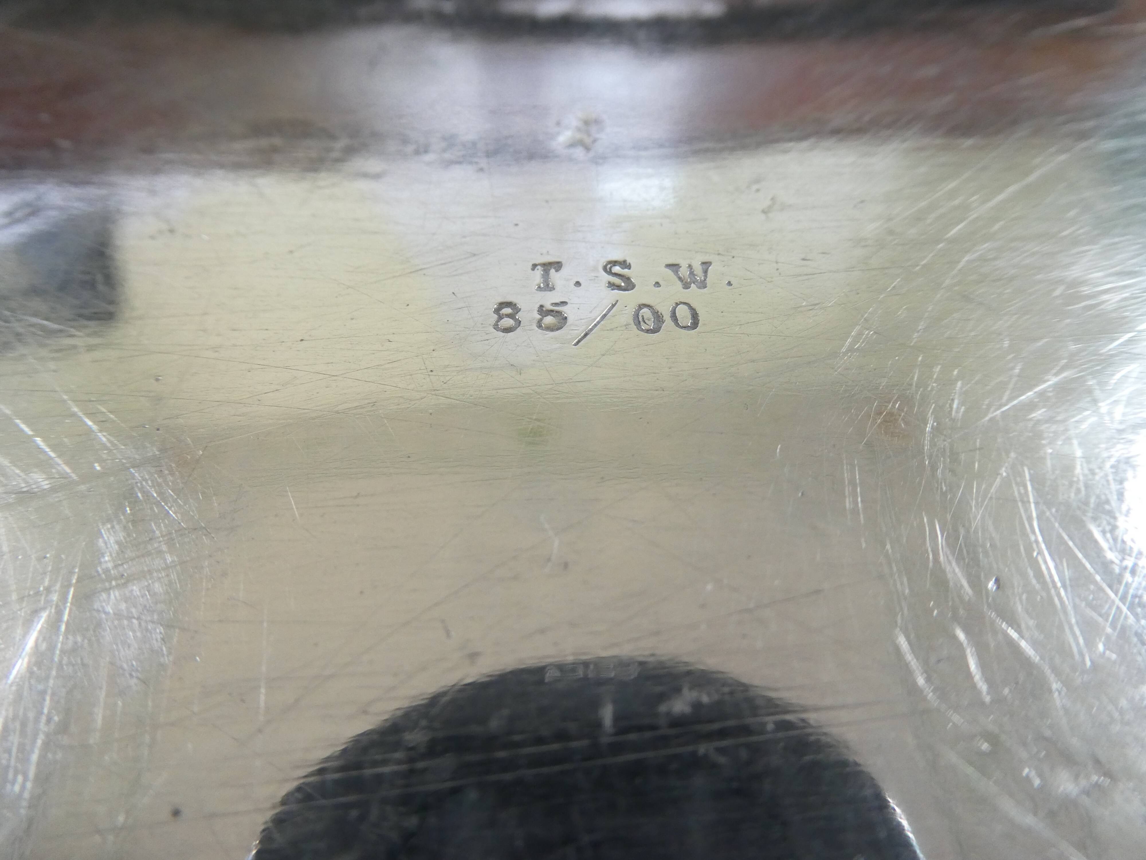 Grand plat ovale en métal argenté Wiskemann (Belgique - Bruxelle)