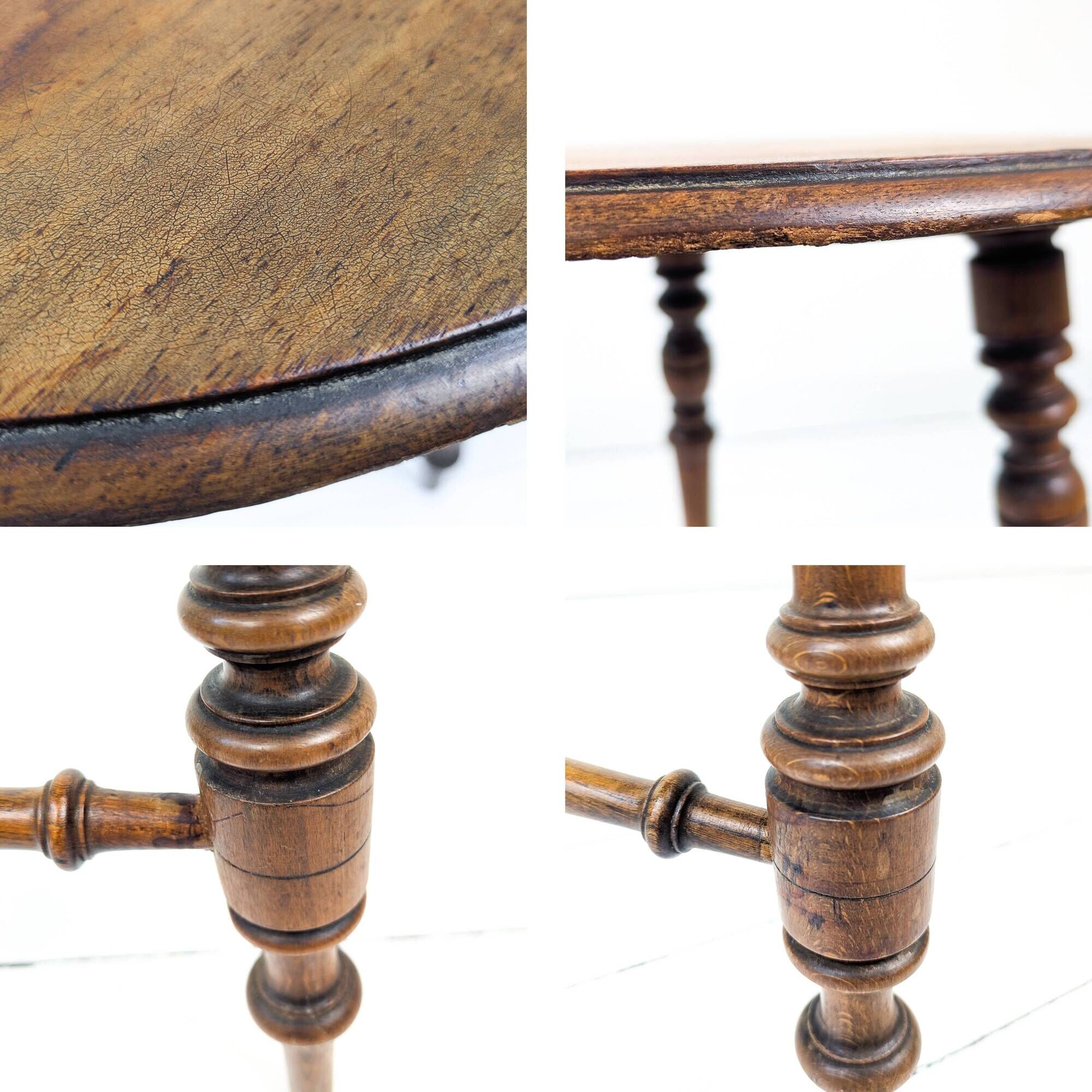 Table d’appoint vintage ronde à trois pieds en bois tourné massif style ant