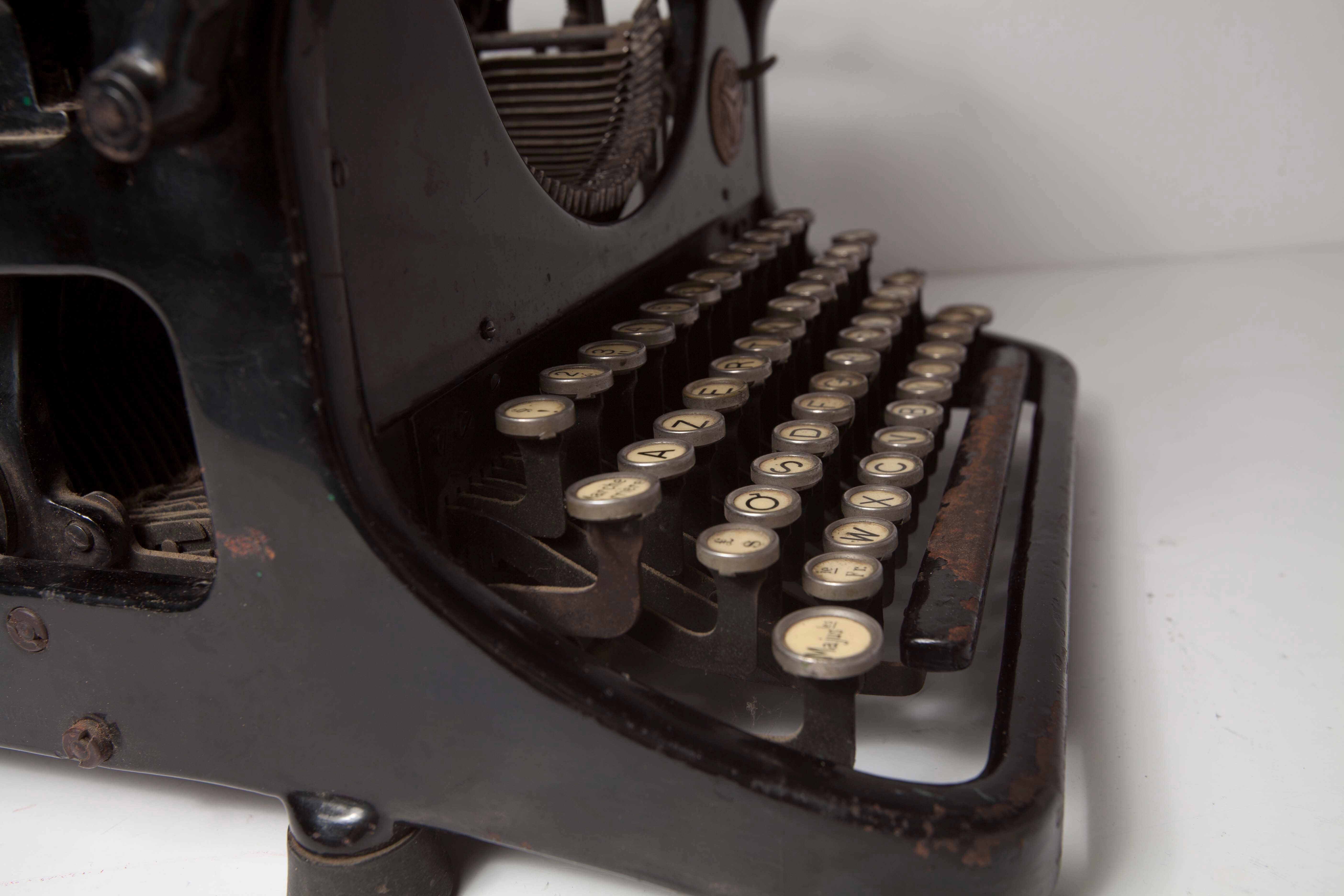 Typewriter continsouza 20s