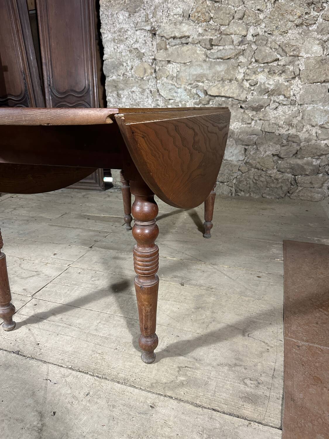 Ancienne table à volets ovale