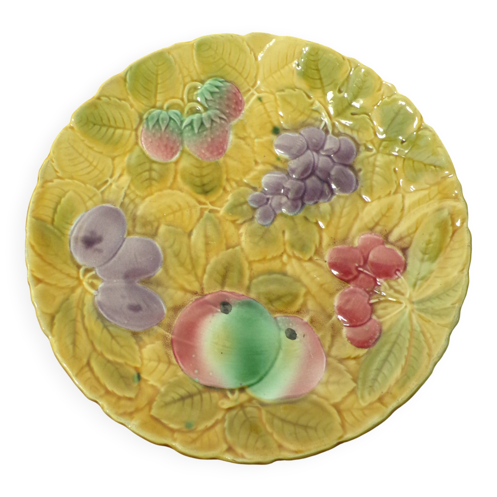 Sarreguemines fruit-decorated barbotine dish Ø30cm