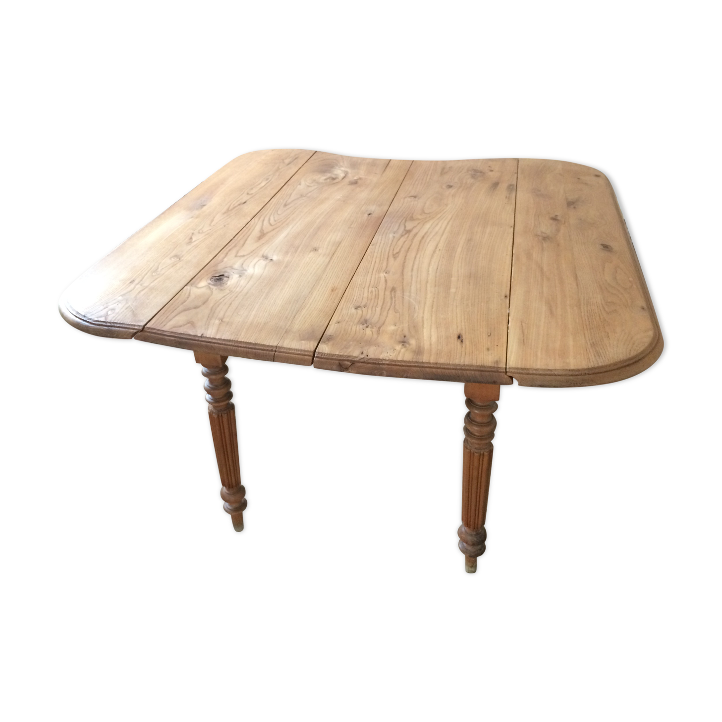 Table with solid wood flaps