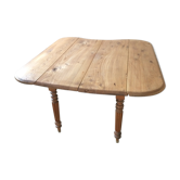 Table with solid wood flaps