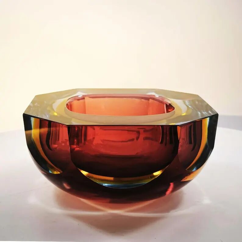 1960s Octagonal Multi-faceted Ashtray in Uranium Murano Glass