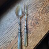 Serving cutlery