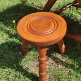 Cowherd tripod stool