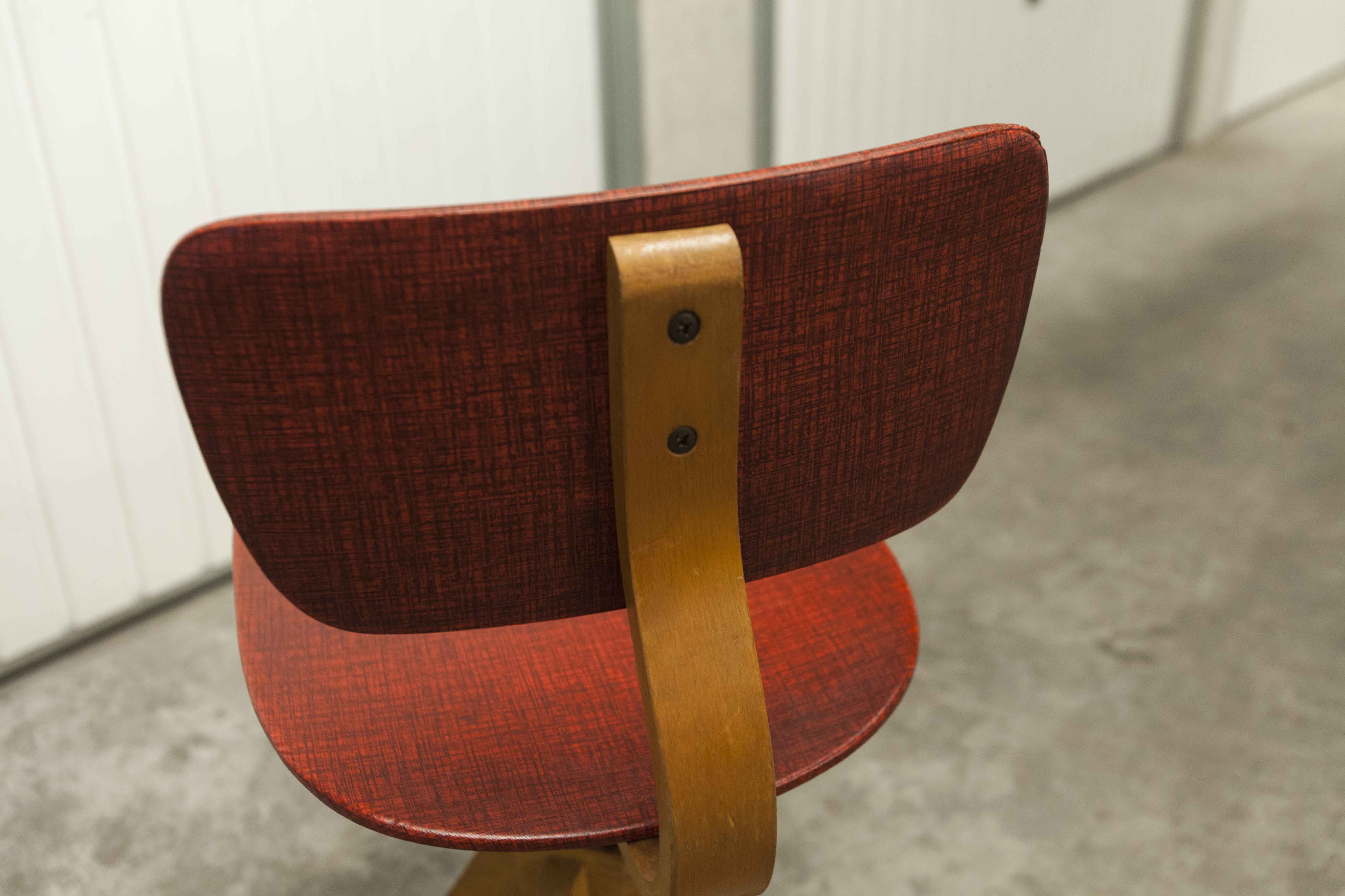 Workshop chair 1950 feet compass skaï red atypical