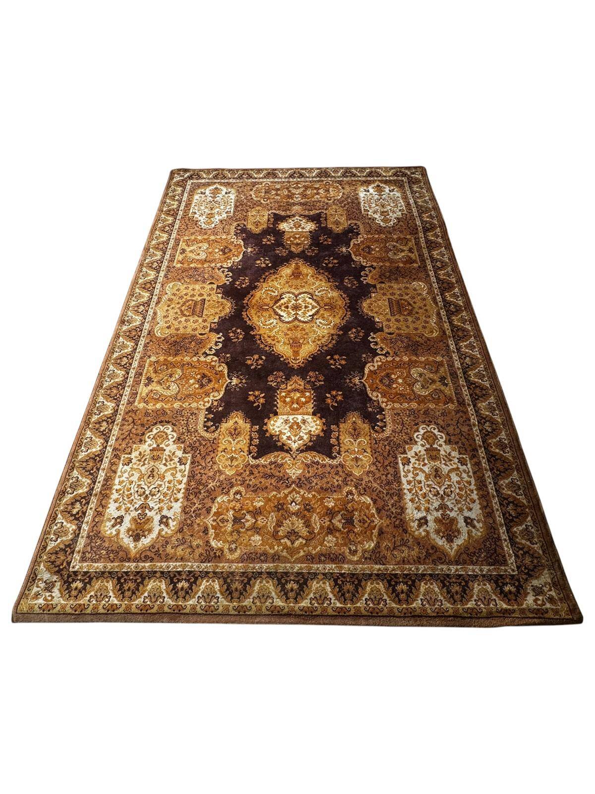 Oriental style rug 2m x 3m
