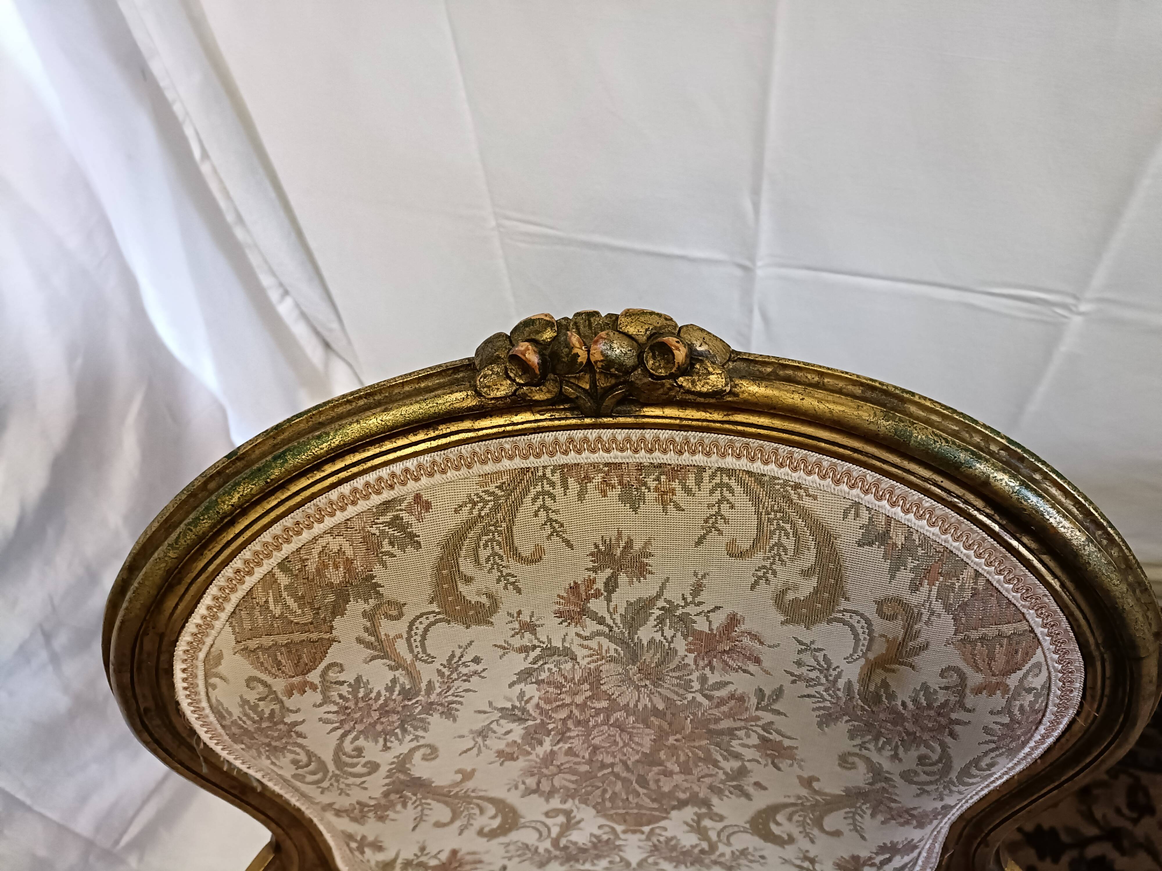 Pair of shepherdesses Louis XV gilded wood