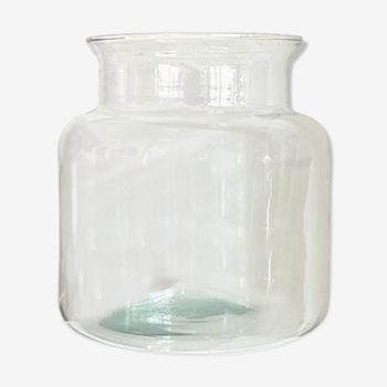 Vase en verre transparent