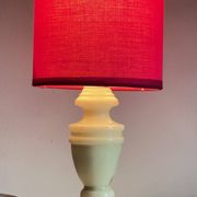 Lampe marbre et tissu fuchsia vintage