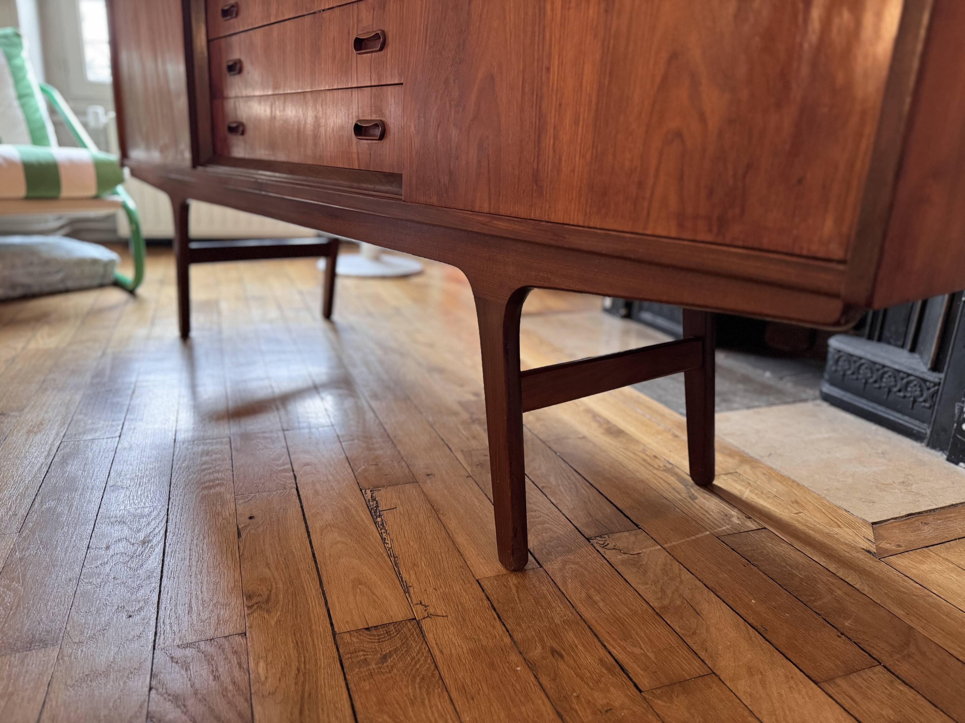 Buffet haut vintage en teck – Design scandinave