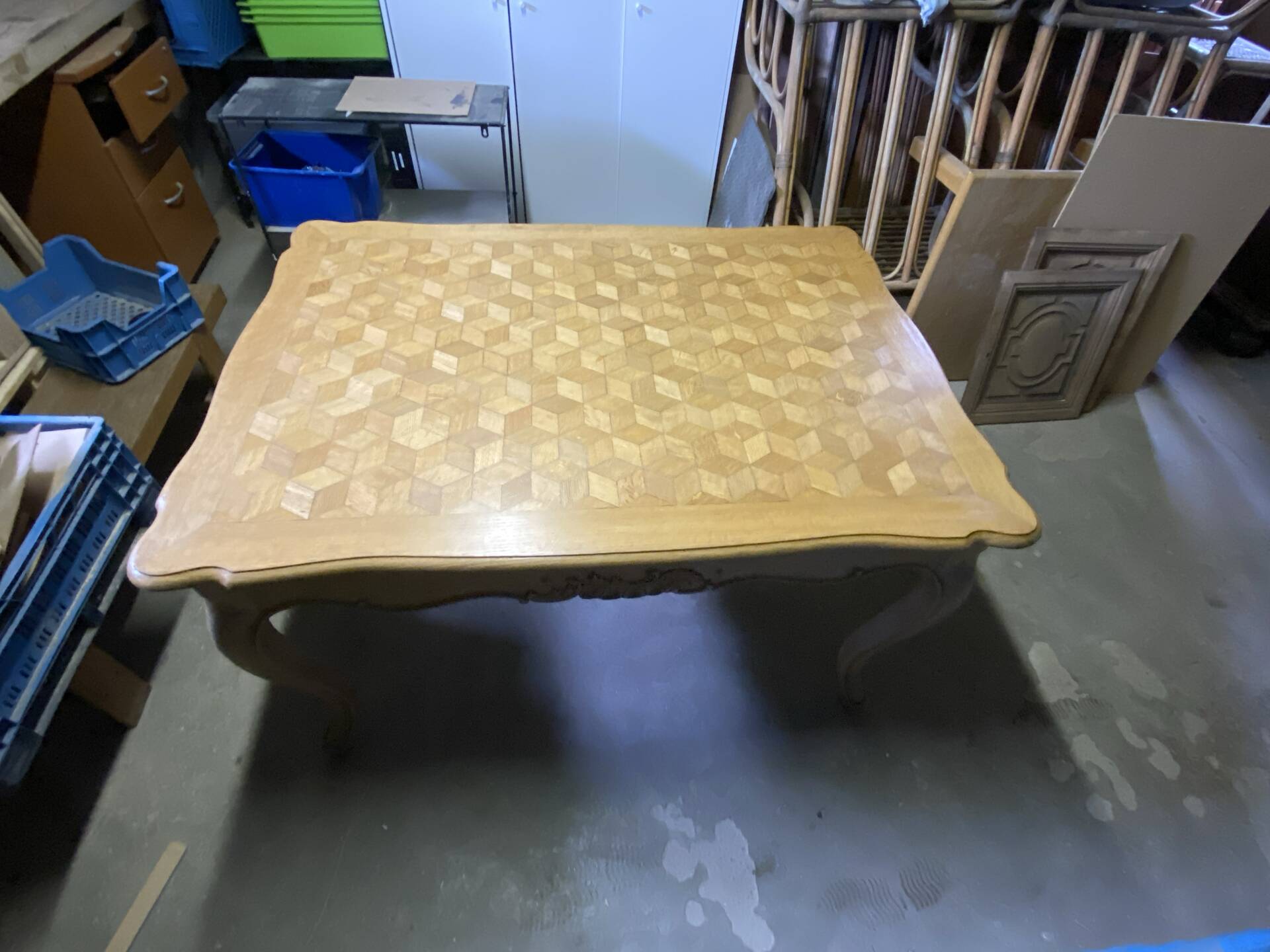 Superb Solid Oak Dining Table in Louis XV Style