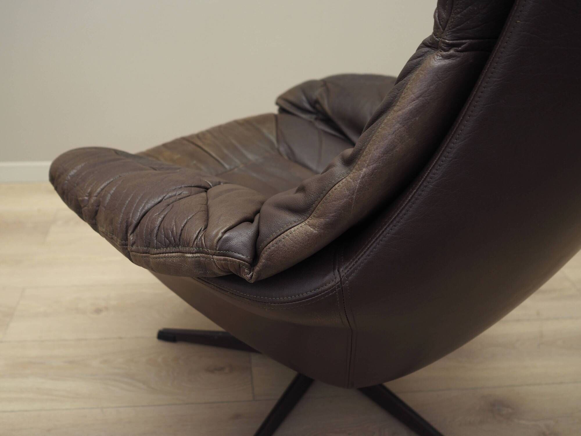 Leather swivel armchair, Danish design, 1960s, designer: H.W. Klein, manufacture: Bramin