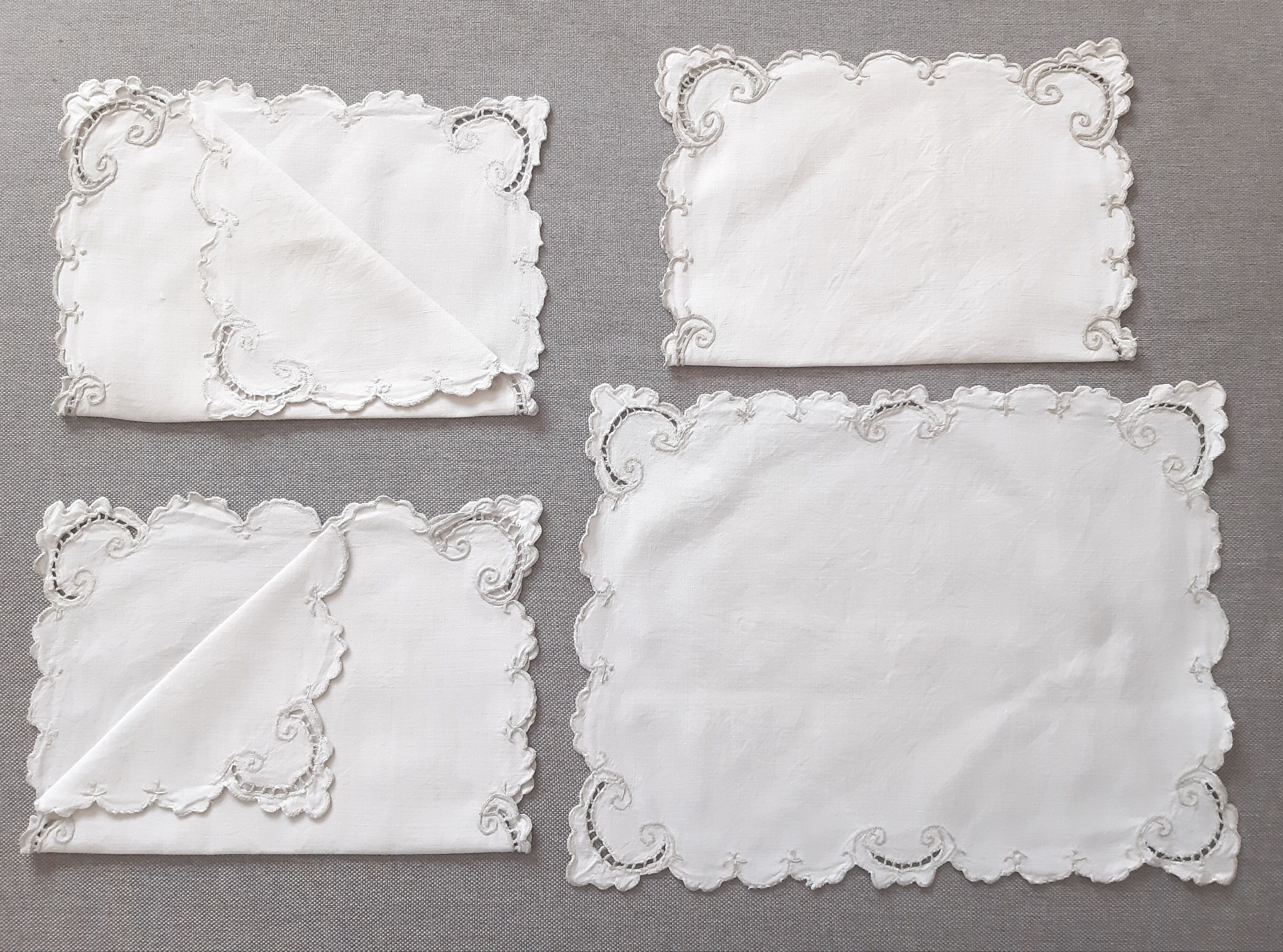 Towels/ 4 tea towels