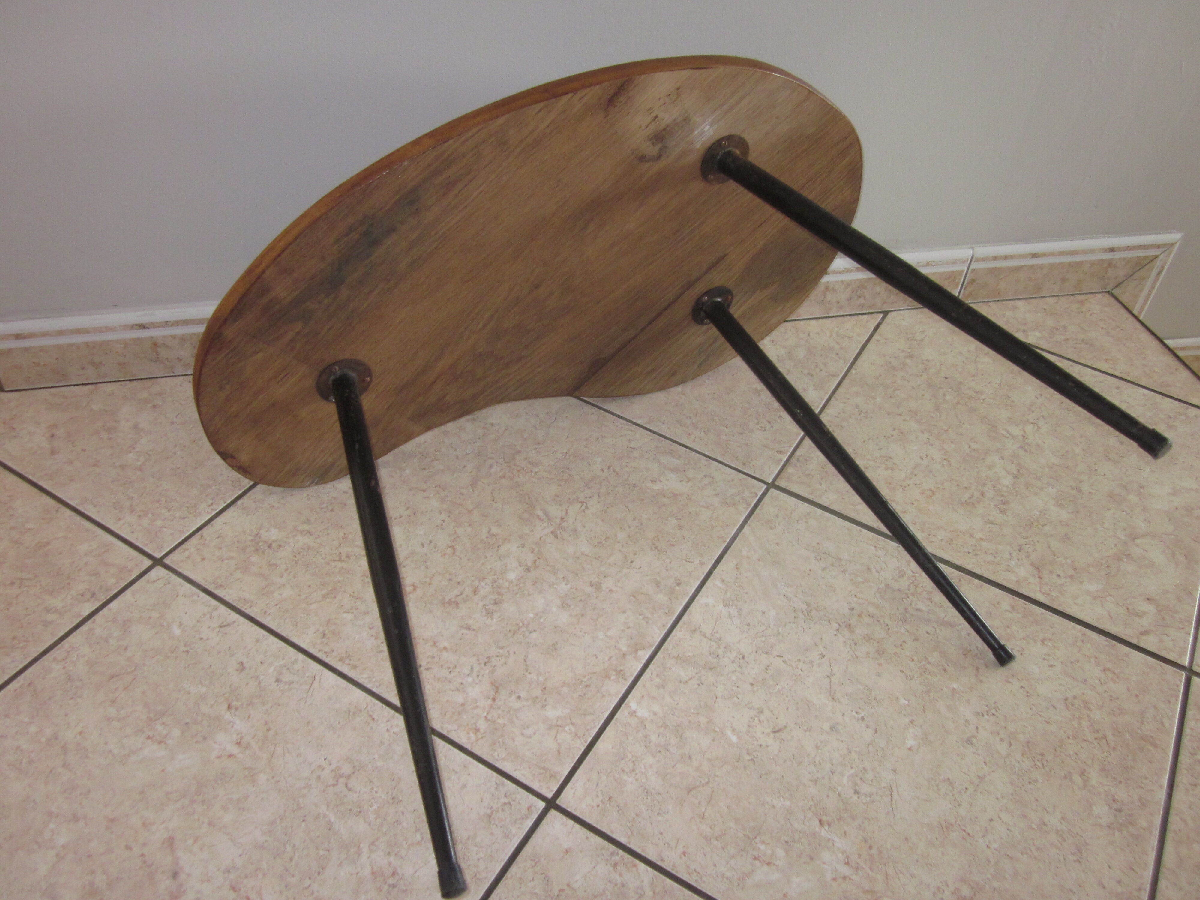 Table basse vintage forme haricot