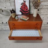 Vintage chest of drawers