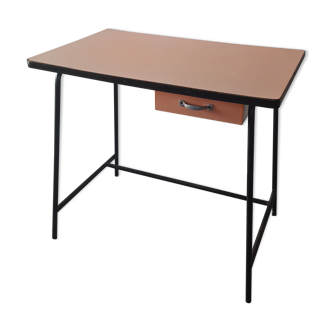 Bureau enfant formica rose