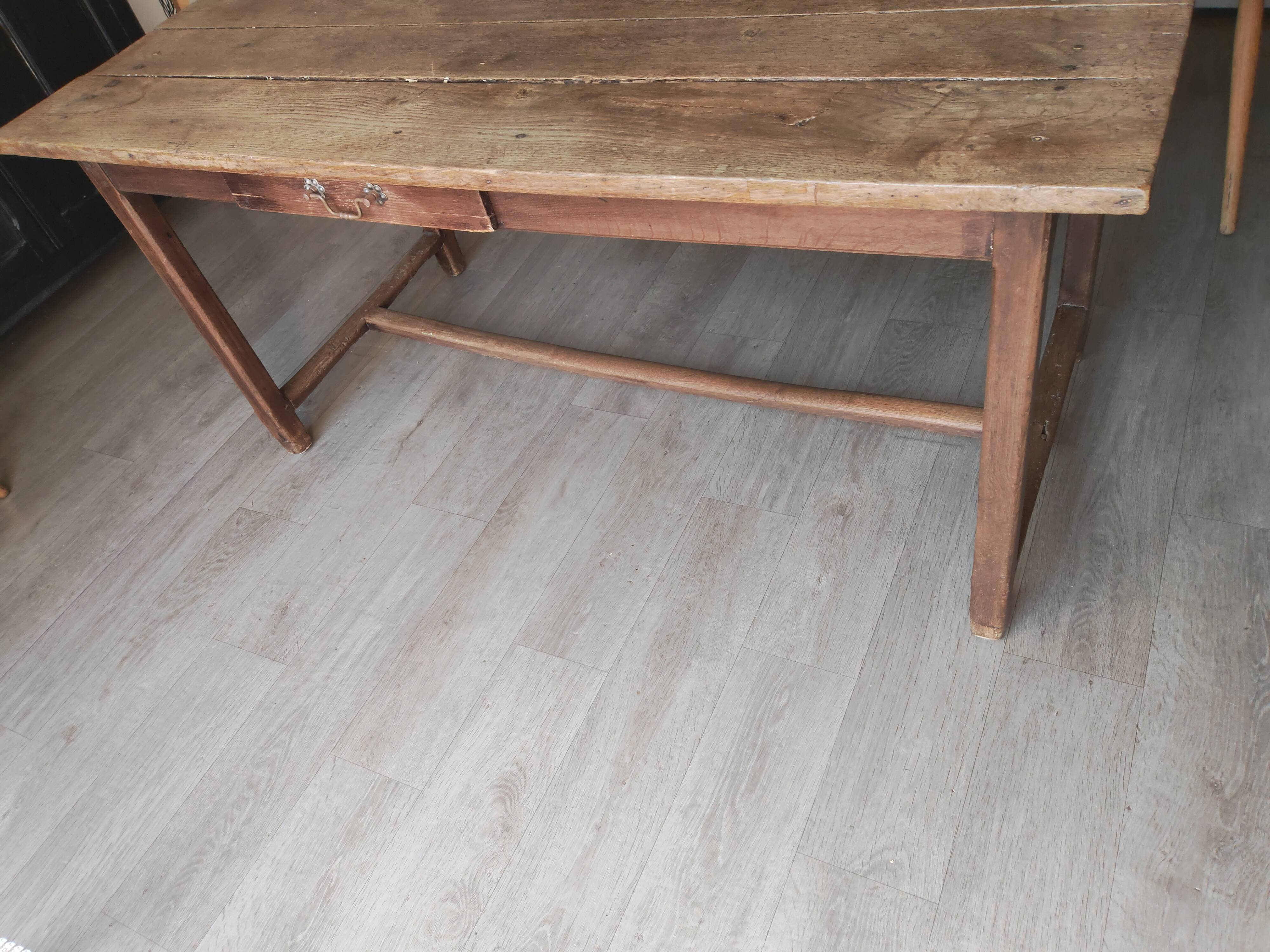 Farm table