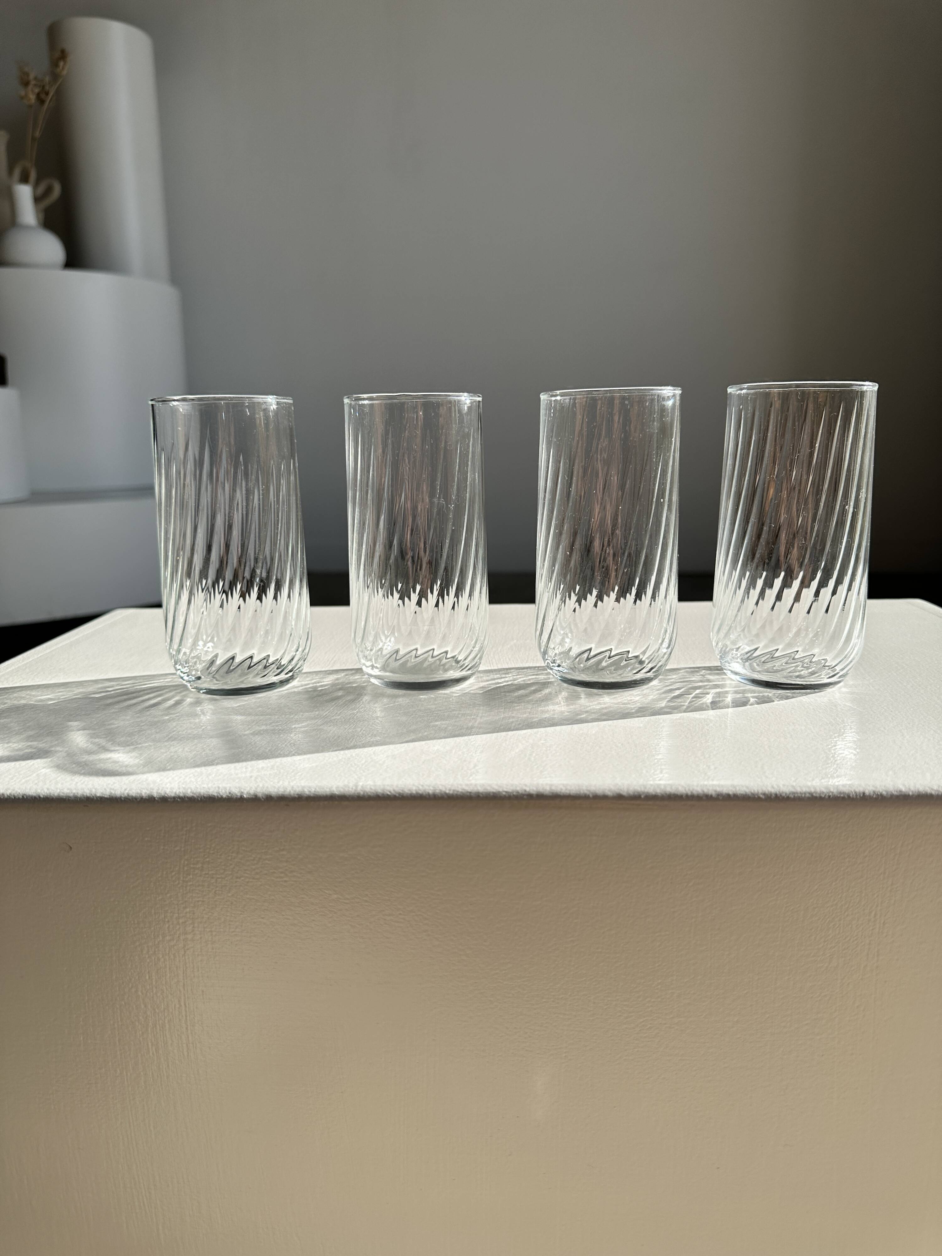 Lot de 4 verres à eau transparent torsadé H:12cm