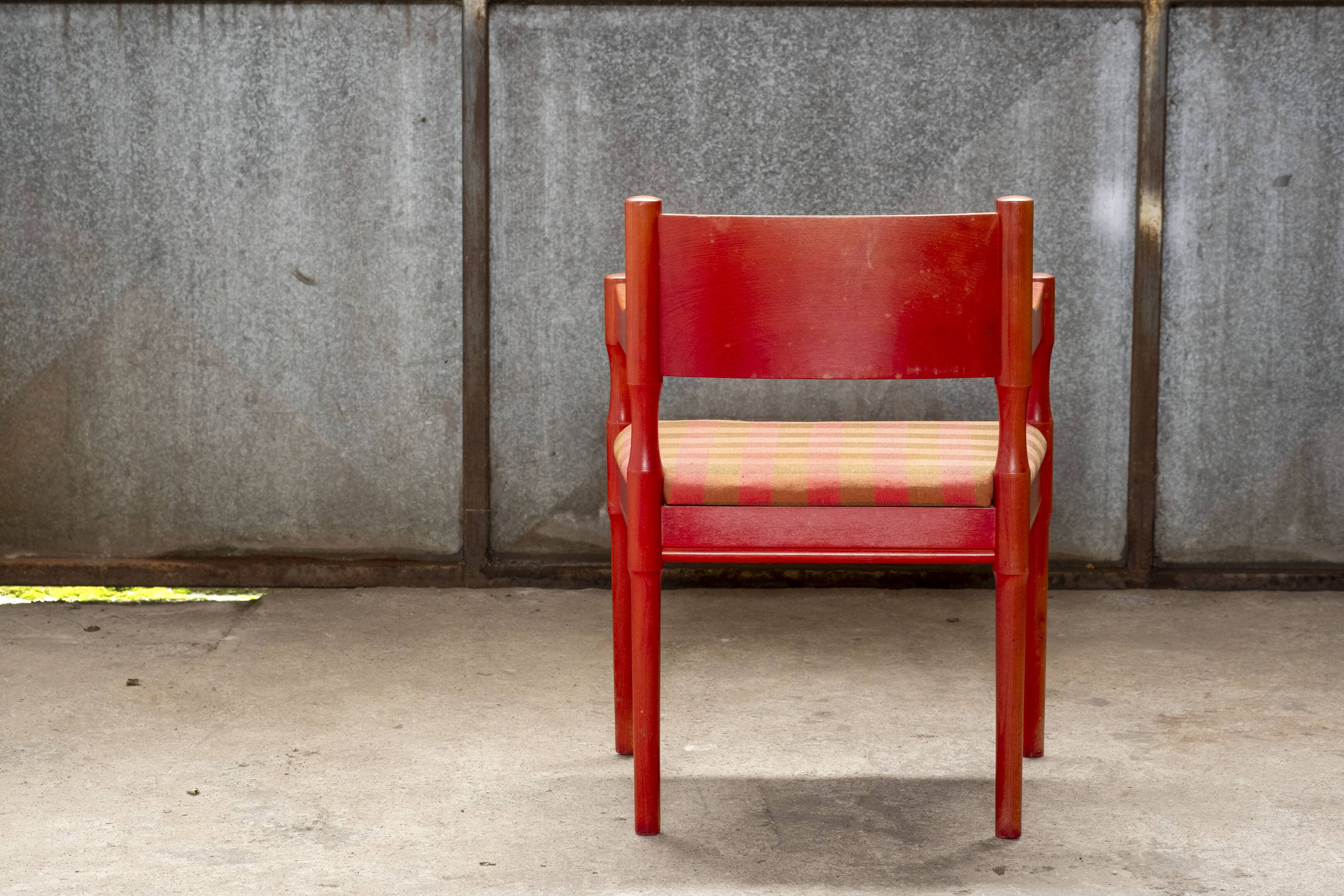 Fauteuil suédois teinté rouge, Nässjö 1960 Suède