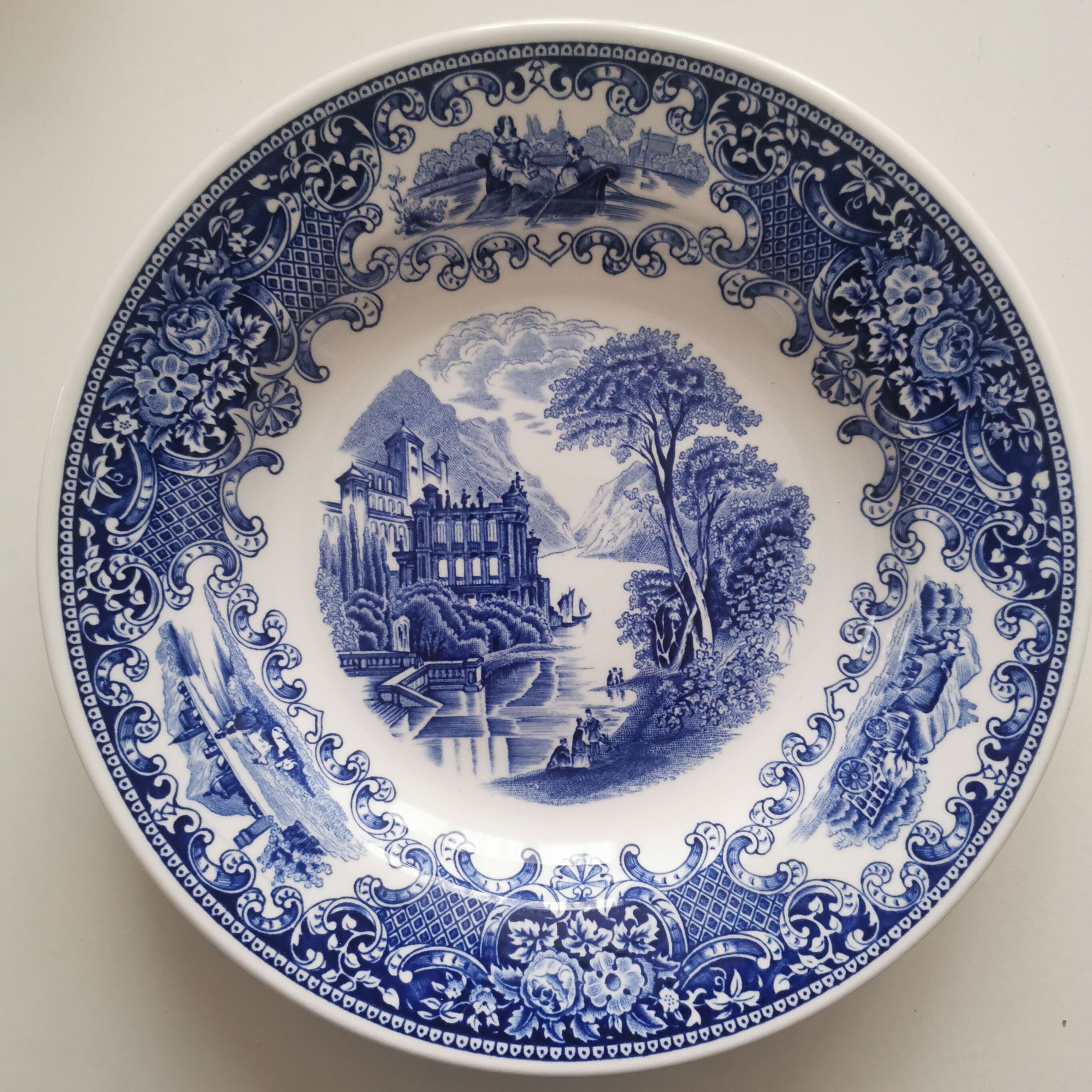 Earthenware soup plate, Royal Sphinx Maastricht "Cambridge"