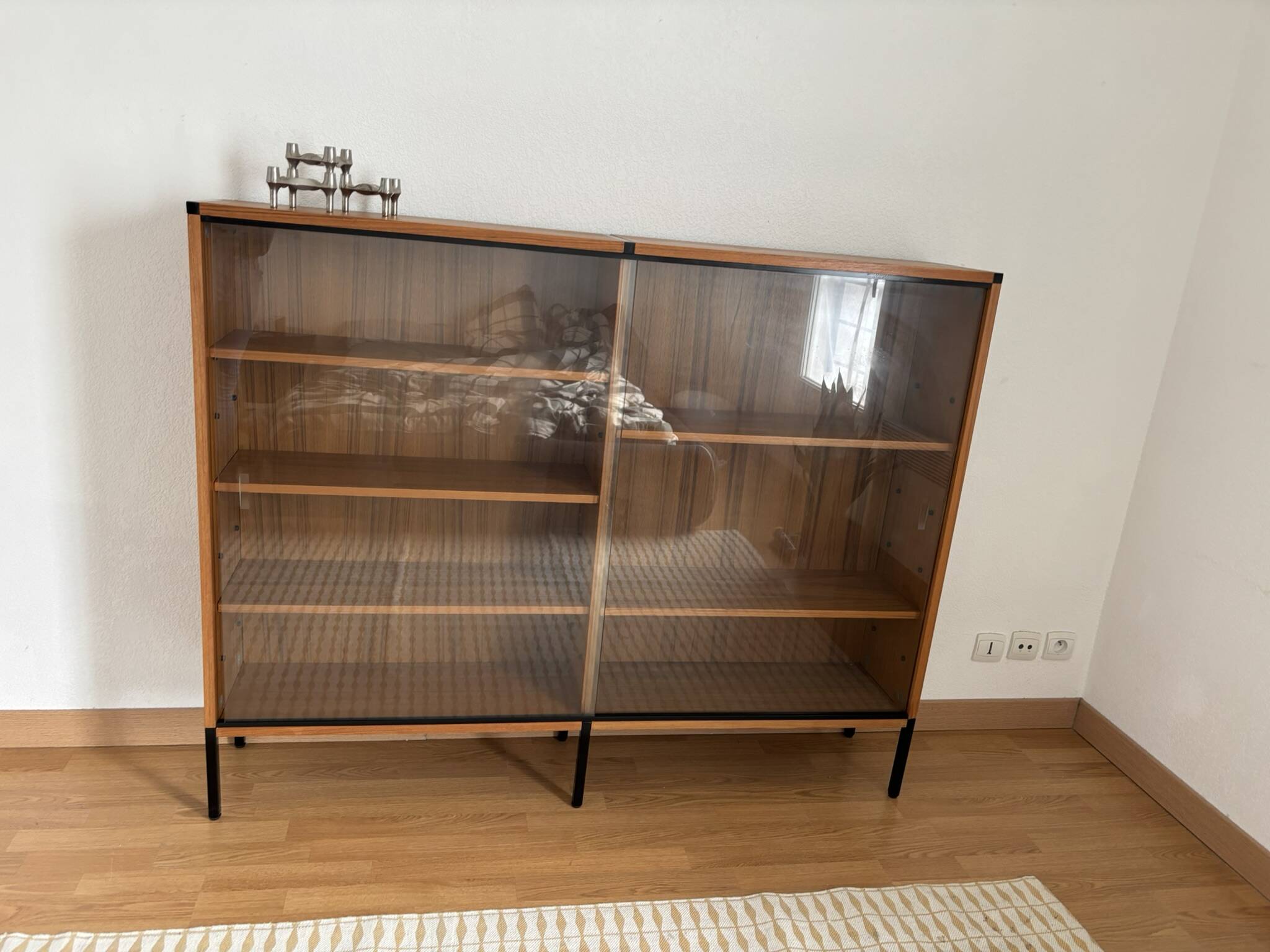 ARP MINVIELLE display case
