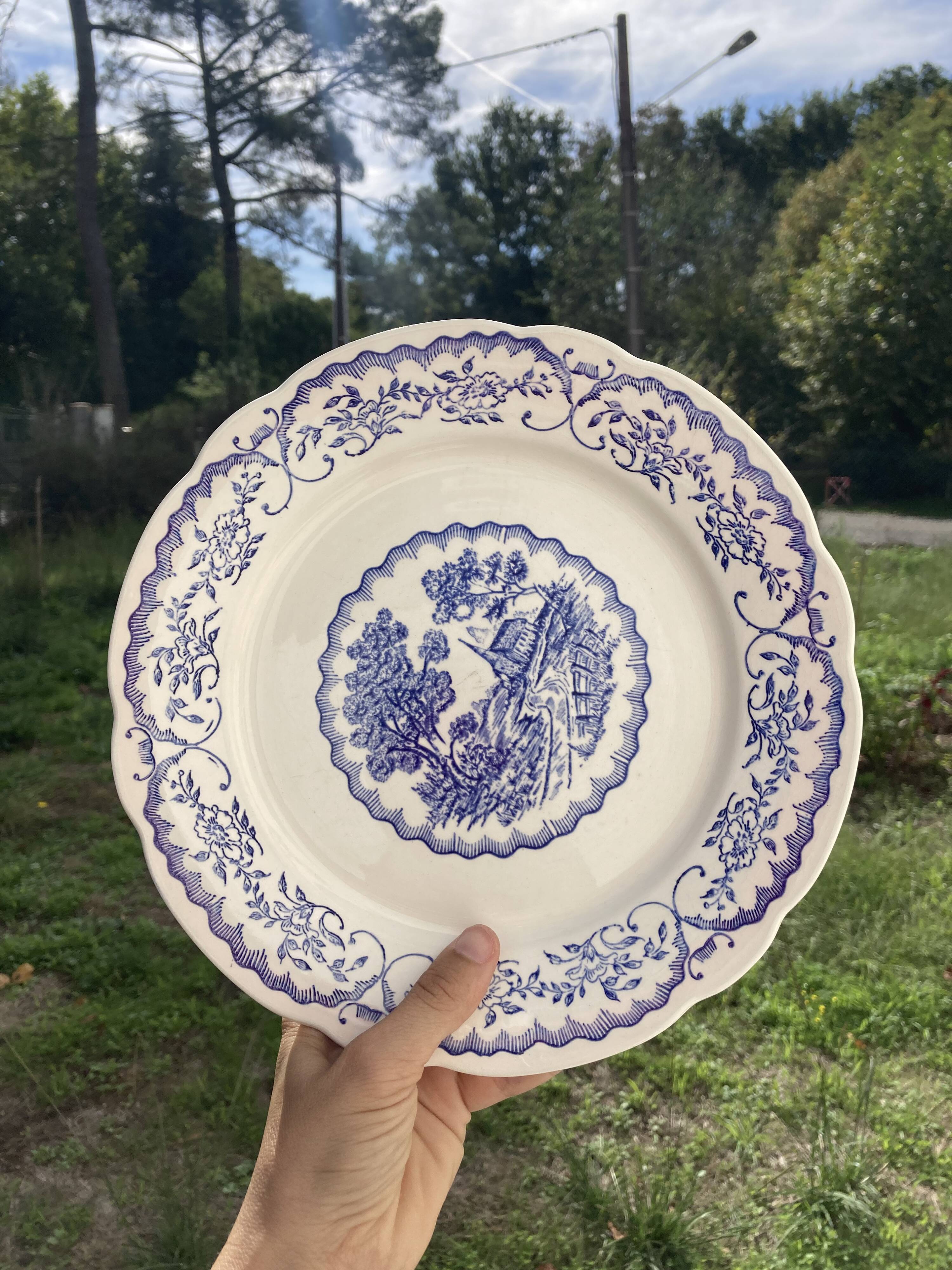 8 flat plates Digoin Sarreguemines blue and white vintage with countryside village décor