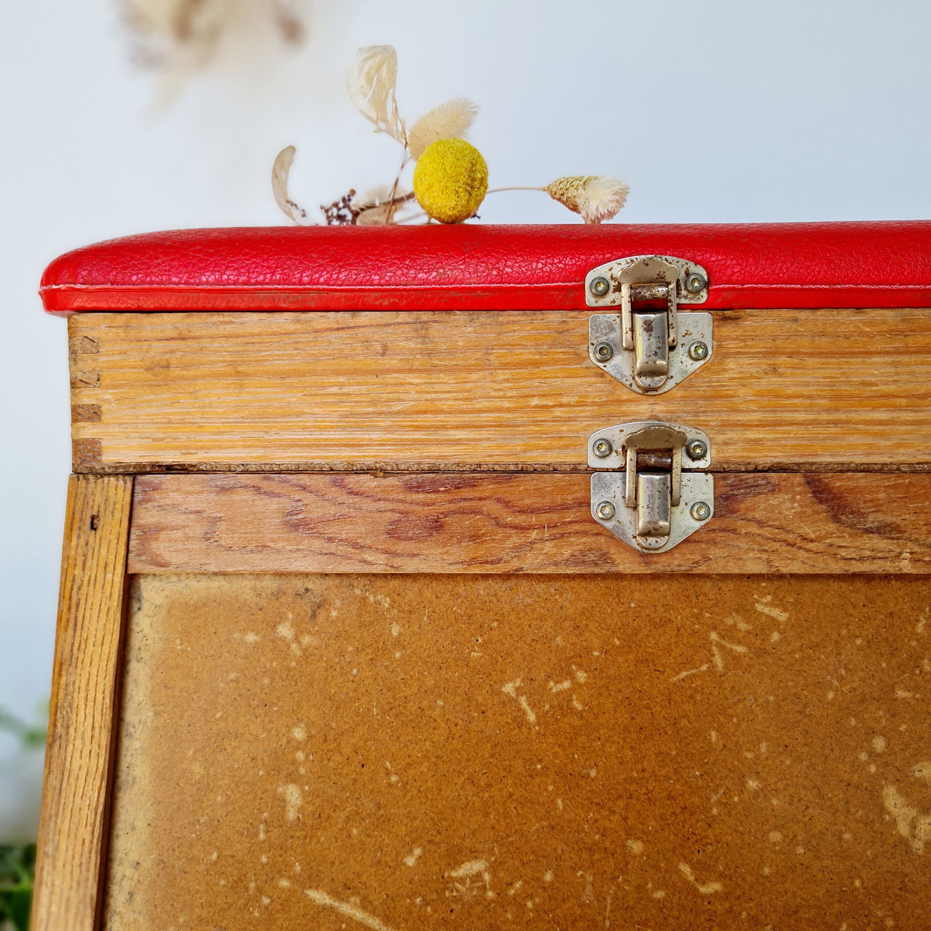 Fisherman stool old wood and imitation leather