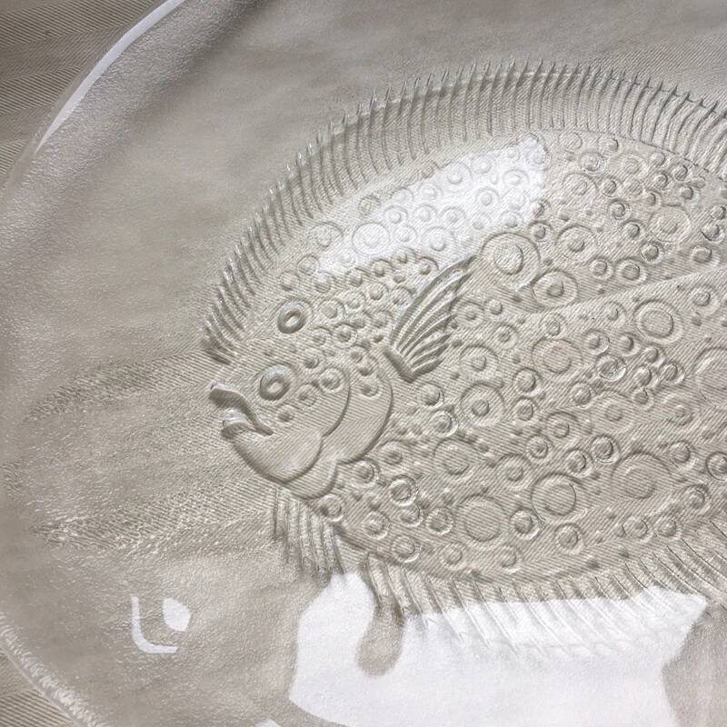 Vintage glass fish plate 32 x 25 cm