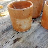 Set of 5 stoneware mugs.
