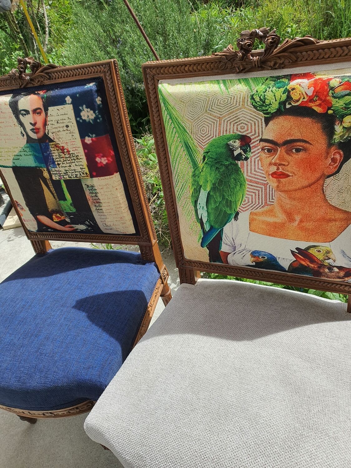 Duo of chairs with the effigy of Frida Kahlo