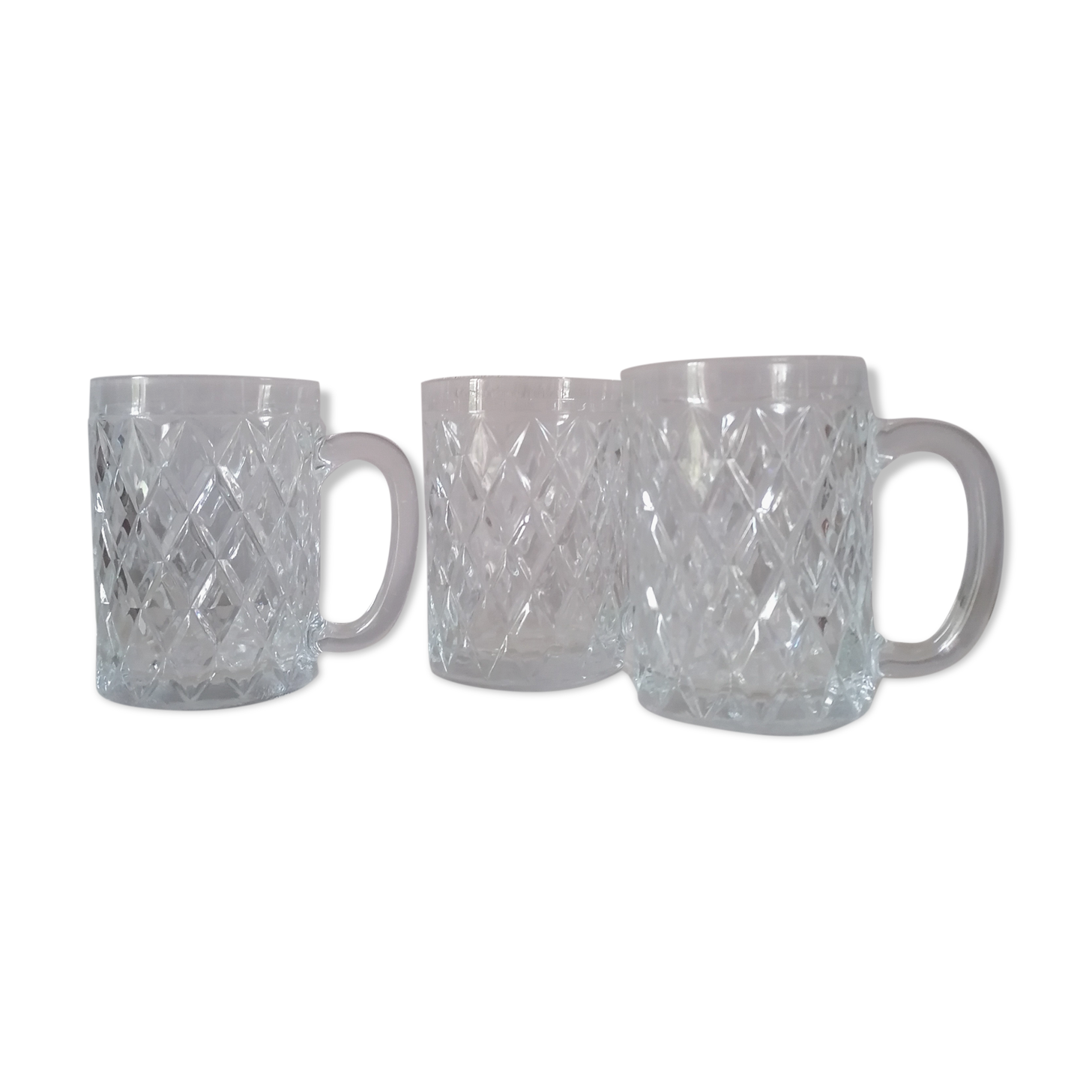 3 diamond-patterned glass mugs