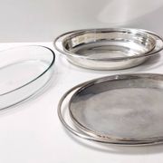 Plat à chevreuil en métal argenté avec cocotte en verre Pyrex de Sabattini, Italie