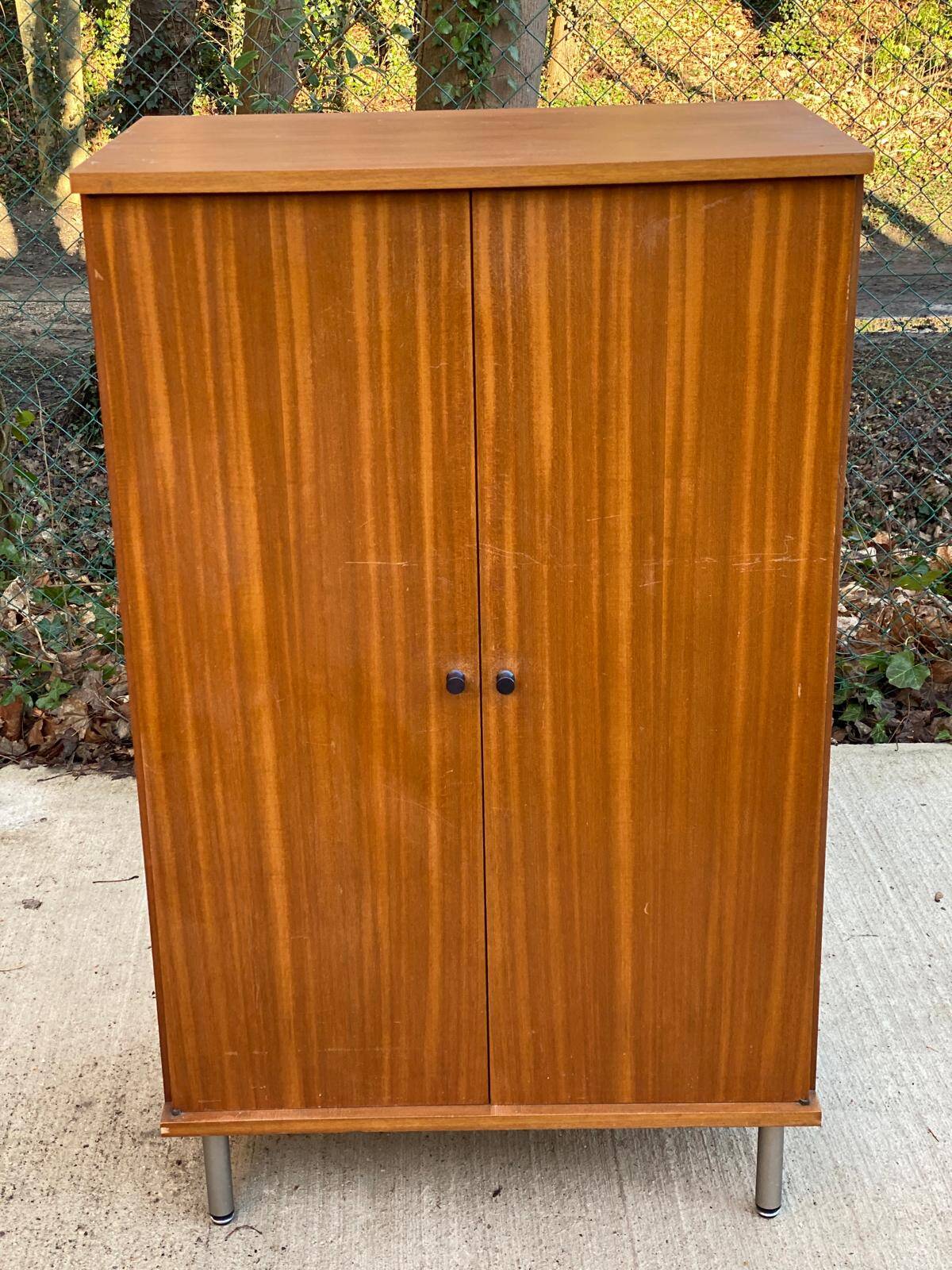 Scandinavian wooden chest of drawers sideboard cabinet with 2 doors 123cm