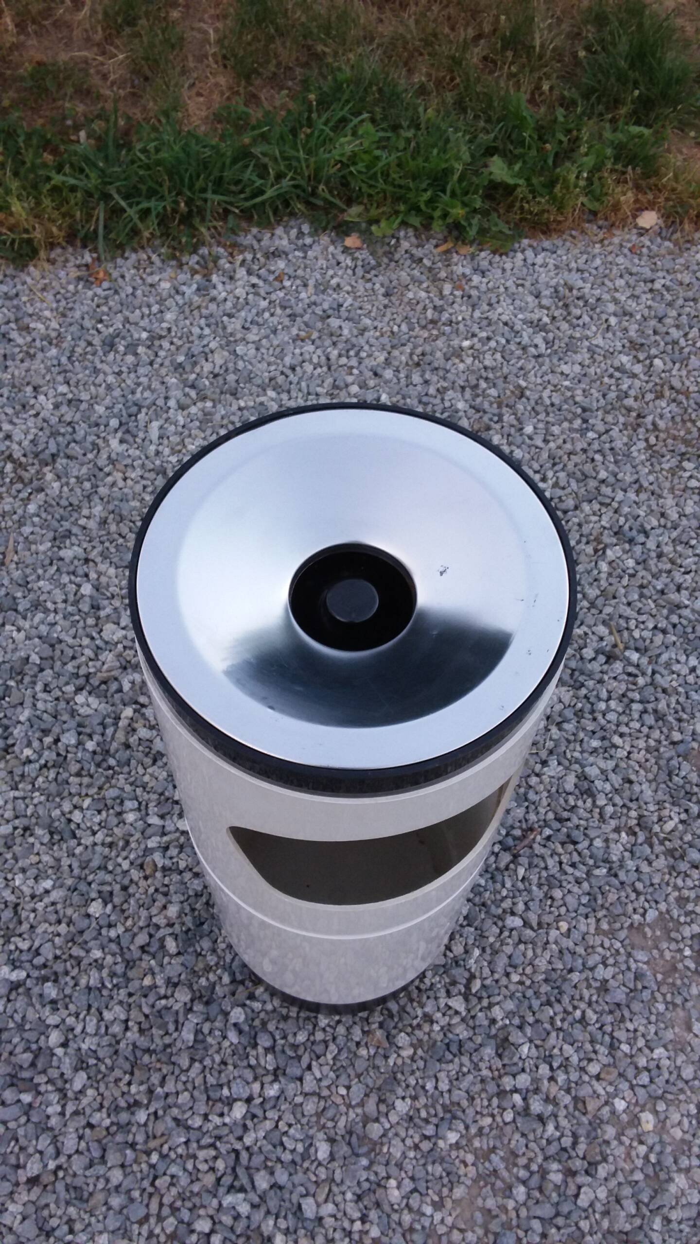 Designer umbrella ashtray by Jean René Talopp, Manade Samp collection