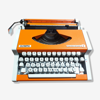 Machine à écrire Olympia orange