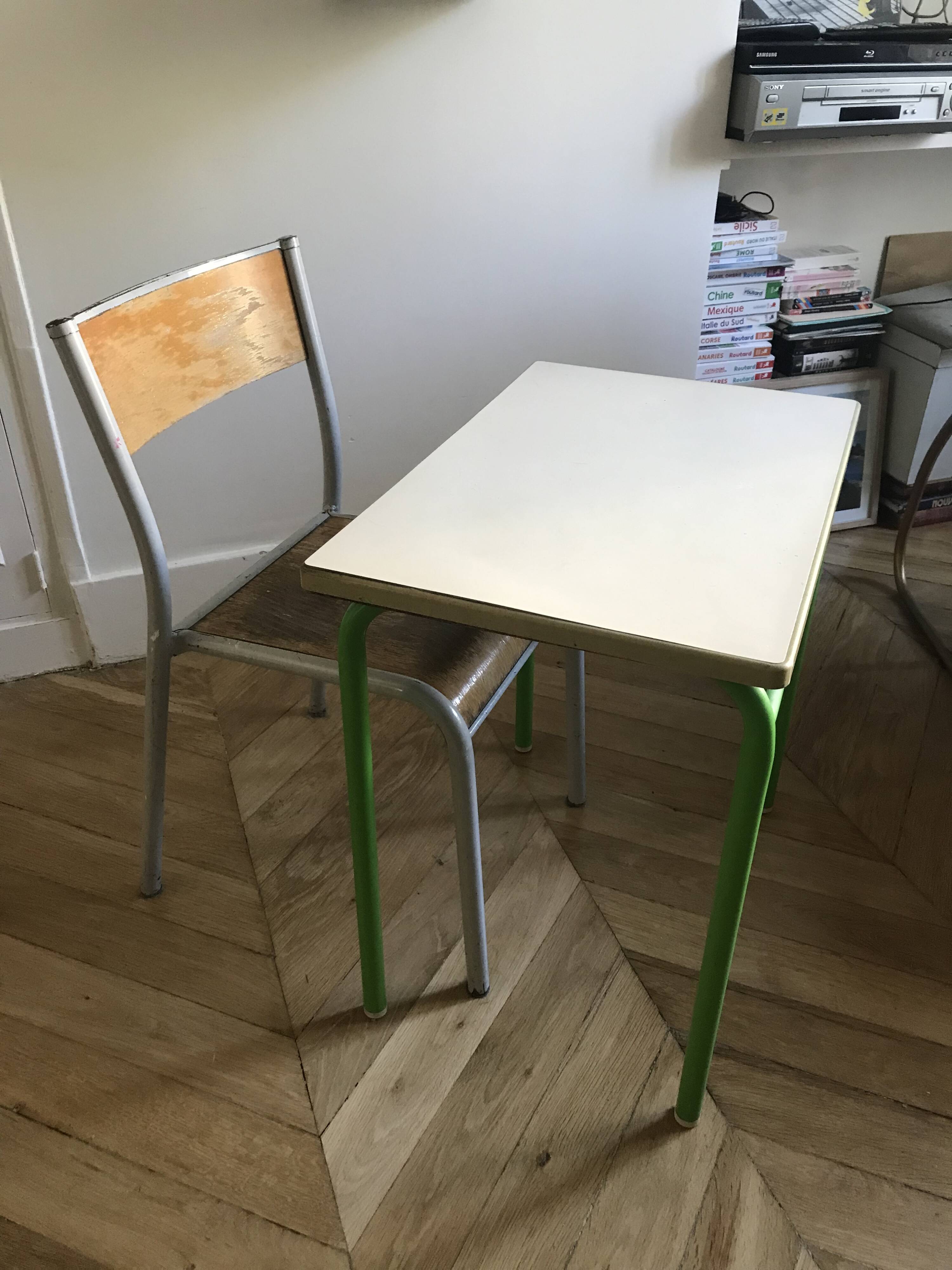 Children's desk