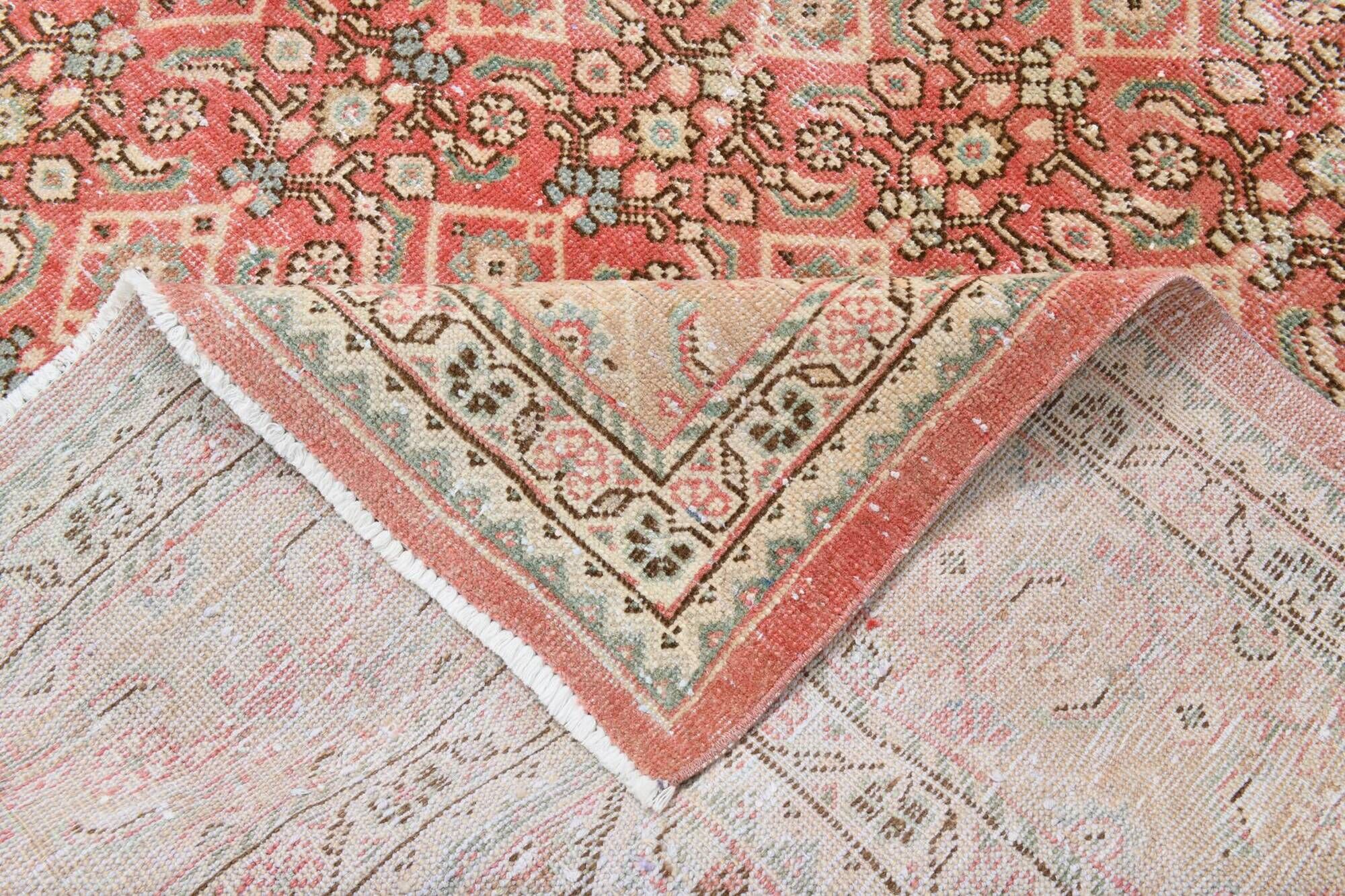 Vintage Turkish carpet in ivory and powder pink, 276 × 382 cm
