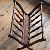 Folding magazine rack