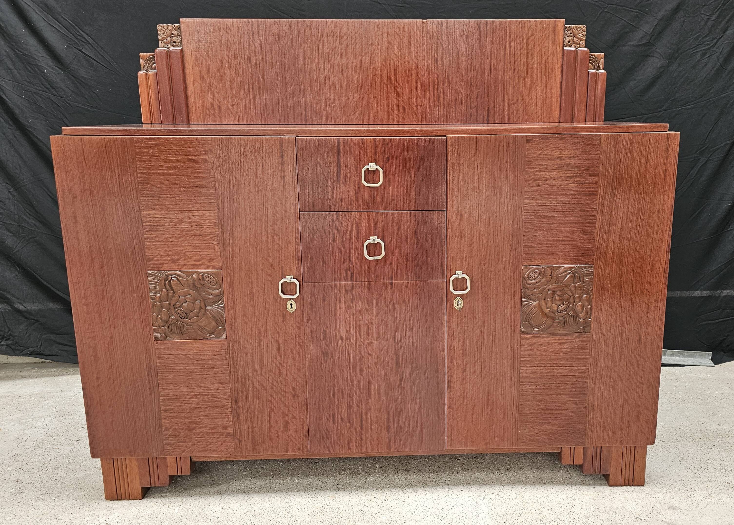 Art Deco buffet by Saddier & Fils in solid rosewood and veneer.