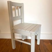 Chaise pour enfant en bois ancien