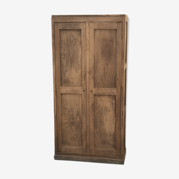 Armoire parisienne à double portes en bois brut