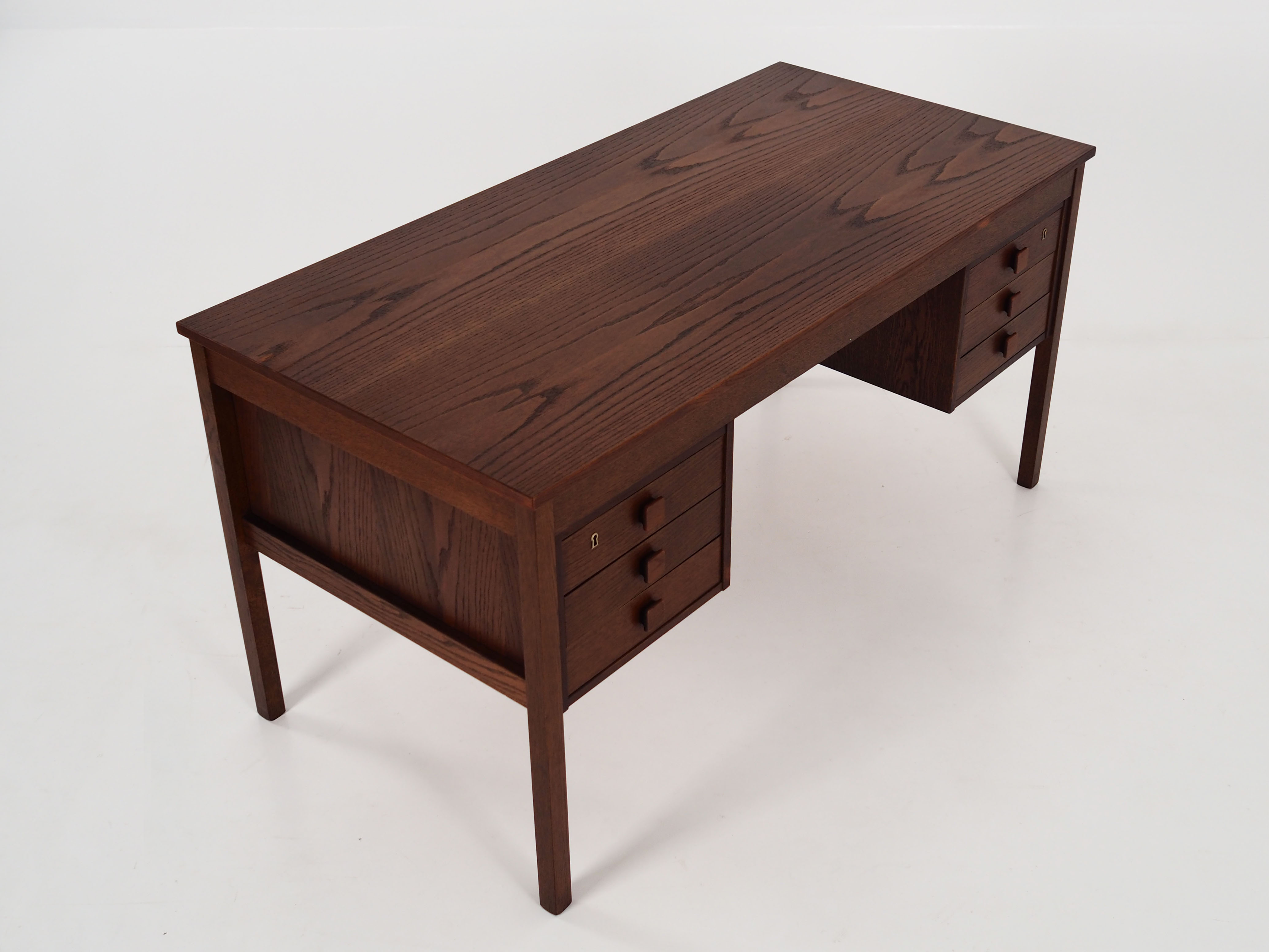 Oak wood desk by Domino Møbler Scandinavian design of the 1970s