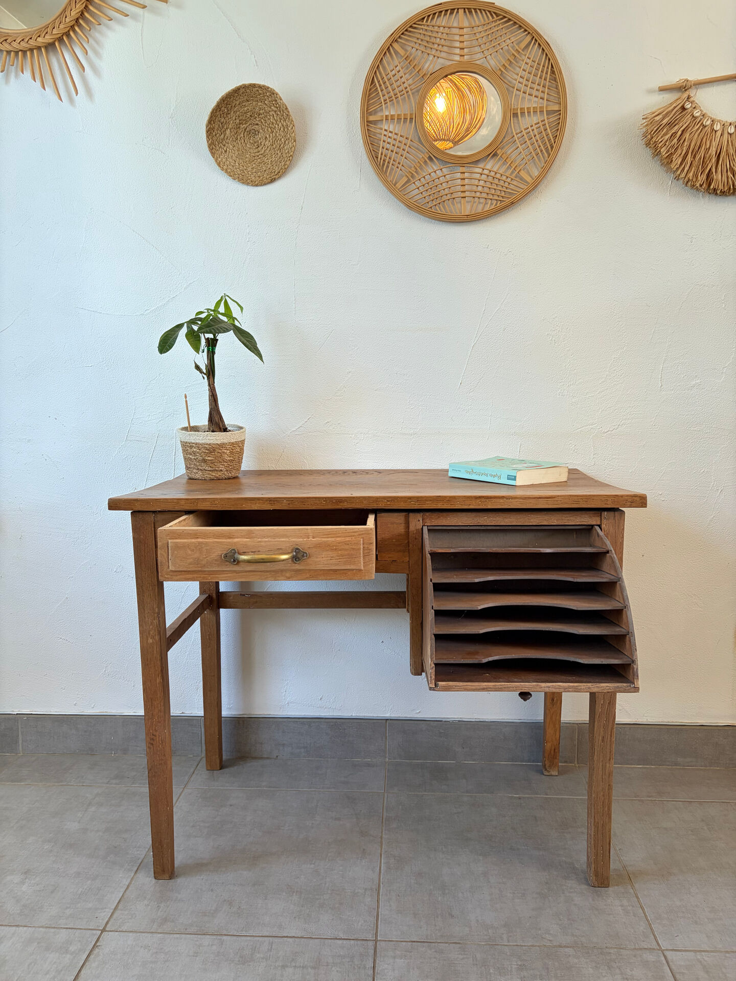 Charmant petit bureau vintage en chêne